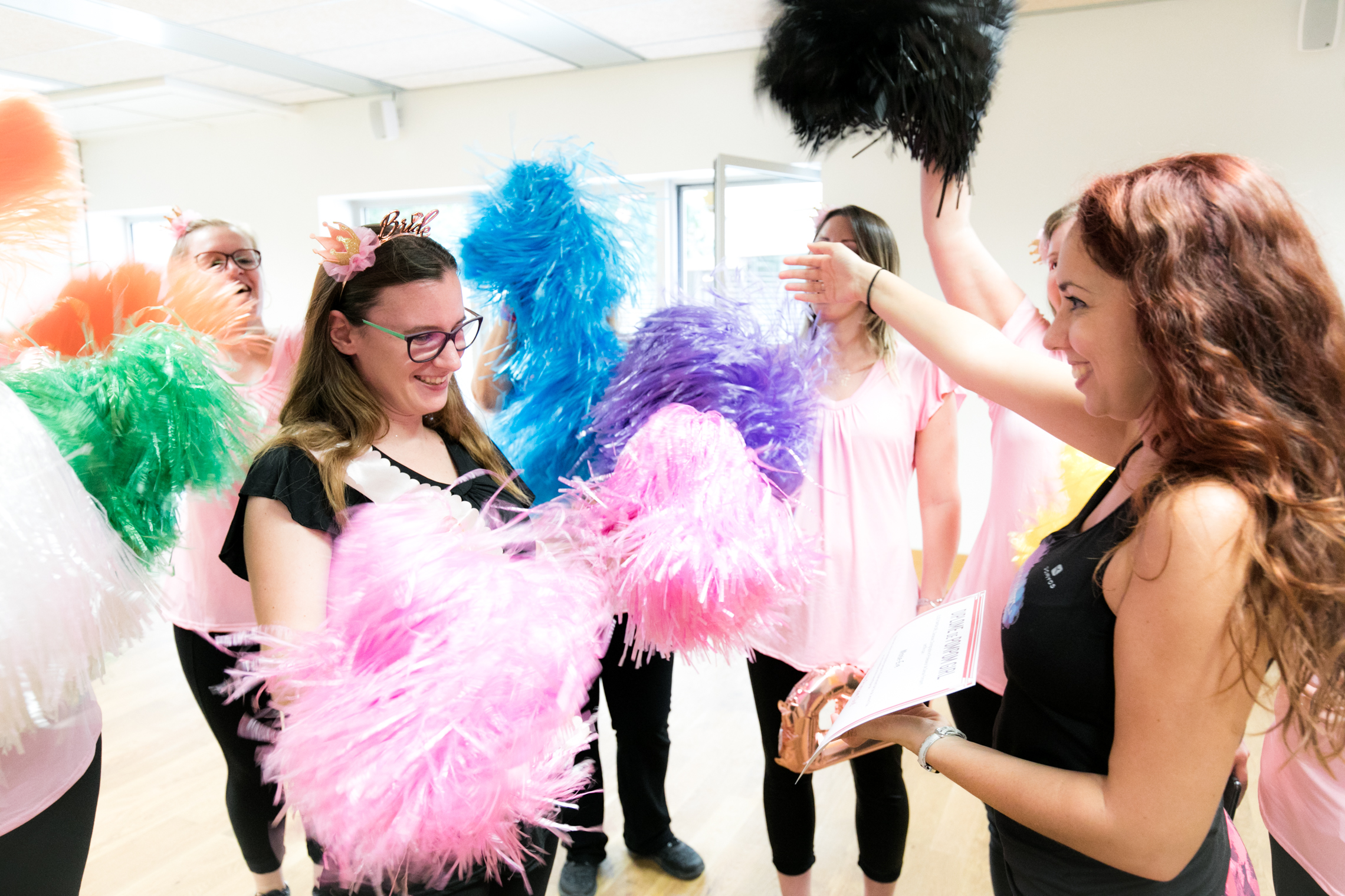 Pom-pom girls en folie * les spycats testent un evjf * 